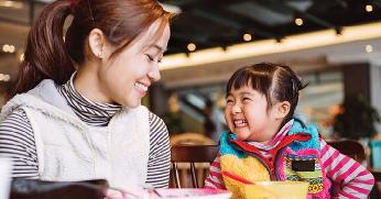 7 Cara Membagi Waktu Kerja Dan Keluarga. Sudah Moms Terapkan Belum?