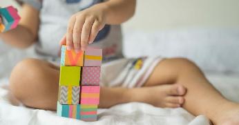 Ciptakan Mainan Anak Kreatif Dengan 5 Bahan Sederhana Ini Yuk Moms!