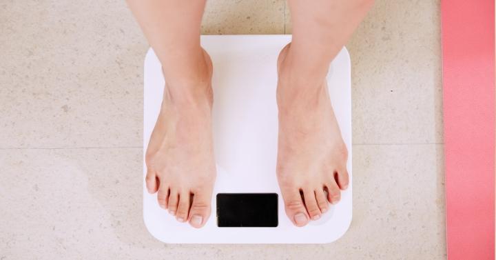 konsumsi cuka apel bisa membantu menurunkan berat badan