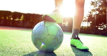 7 Kriteria Memilih Sepatu Futsal Yang Nyaman. Dads Sudah Tahu Belum?