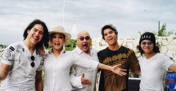 maia antara karir dan keluarga