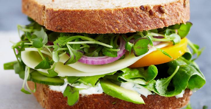 Roti Sandwich Dan Susu Untuk Menu Sahur Sehat, Praktis, Dan Cepat