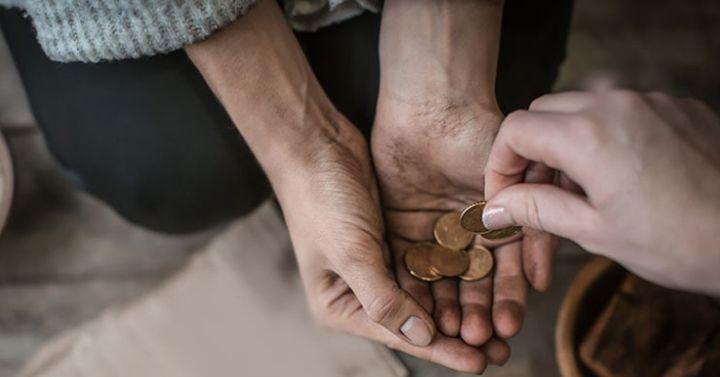 sisihkan thr untuk bayar zakat dan sedekah