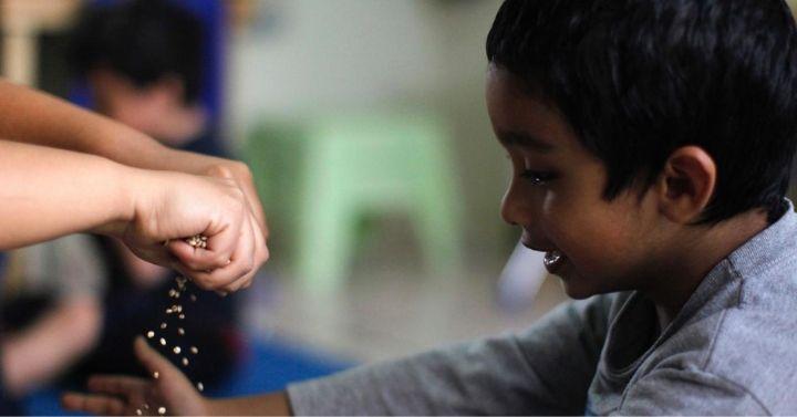 Bagi Anak Berkebutuhan Khusus, Mom Dan Dads Perlu Ingatkan Mereka Dengan Tegas