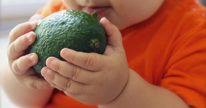 Berikan Juga Jarak Waktu Makan Yang Cukup untuk Si Kecil Merasa Lapar Ya Moms
