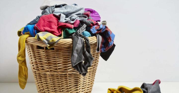 Tips Kompak Bersihkan Rumah Disiplin Meletakkan Pakaian Kotor