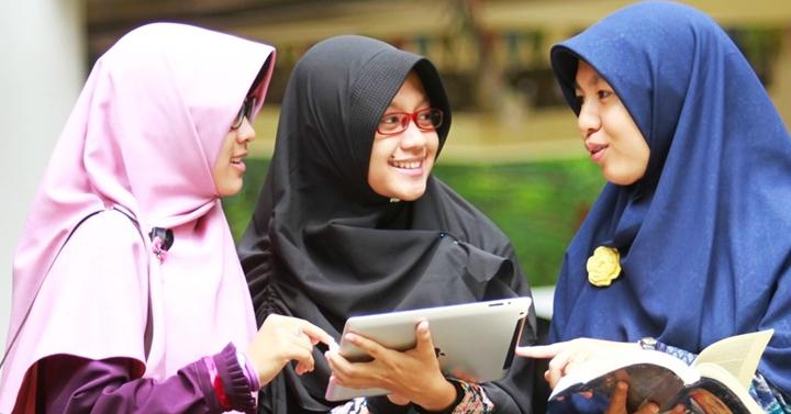 Peran Penting Orangtua Dalam Pergaulan Bebas Anak Memperkenalkan Anak Pada Ajaran Norma Dan Nillai Agama