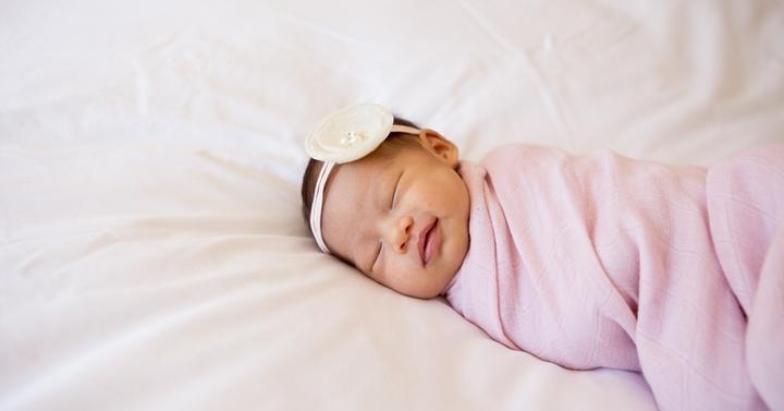 Wajarkah Bayi Baru Lahir Tidur Terus