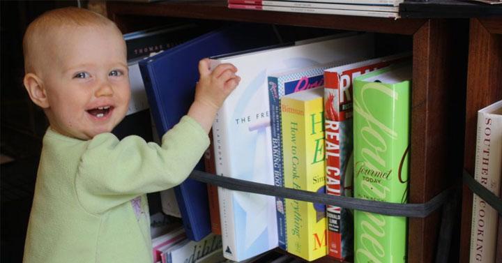 rak buku aman anak