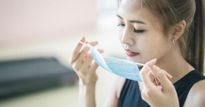 keluar rumah pakai masker